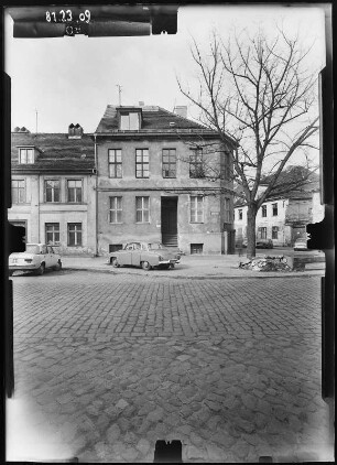 Potsdam, Dortustraße 11. Wohnhaus. Straßenfront