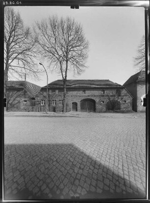 Großräschen, Dorfstraße 10. Gehöft. Wohnhaus mit Durchfahrt. Straßenfront