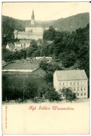 Weesenstein. Bahnhofsrestaurant und Hotel Weesenstein. Blick zum Königlichen Schloss