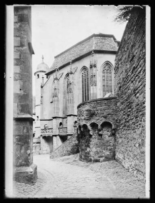 Kilianskapelle und Aufgang zur Burg von der Schulgasse aus