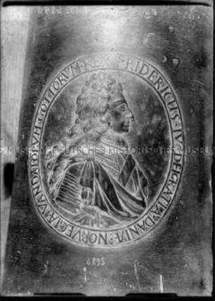 Schiffshaubitze mit Medaillon König Friedrich IV. von Dänemark, 25-Pfünder, Detail