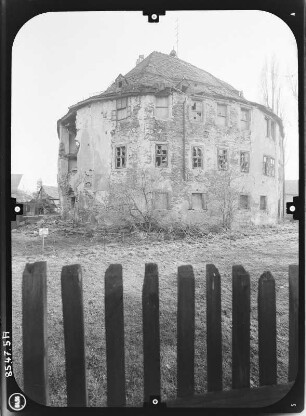 Triptis-Oberpöllnitz. Ehem. Landschloß der Freiherren von Pöllnitz (wohl 1414, Umbau E. 16.Jh. / A. 17.Jh, Renovierung 1848). Ansicht von Nordwest