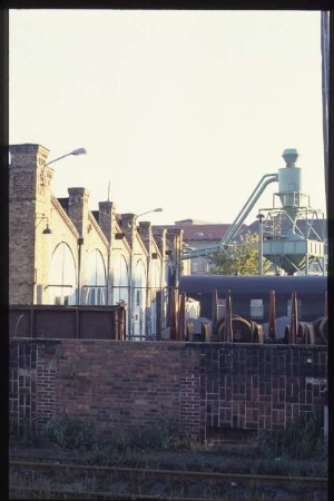Potsdam, Hauptbahnhof : ehem. Stellwerk / Bahngebäude am Hauptbahnhof, am 1. September 1999 erfolgte die Umbenennung des Bahnhofs Potsdam Stadt in Potsdam Hauptbahnhof