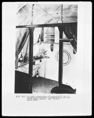 Die Bar des Flugschiffs Do X, 1929
