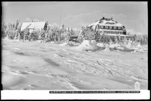 Zinnwald-Georgenfeld im Erzgebirge, Lugsteinhof mit Schnee