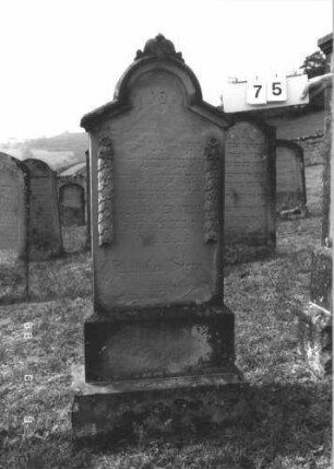 Grabstein 75