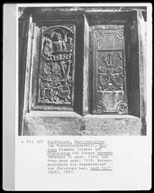 Grabplatte für Johann Hermann (Hörmann?), (+1525), und Frau Anna (+1518) mit Wappenrelief
