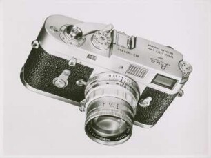 Sucherkamera "Leica M2" mit Objektiv "Summicron" der Ernst Leitz GmbH