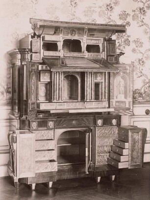 Schreibschrank