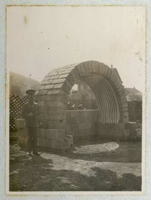 Foto der Betonsteinfabrikation im Pionierpark Illfurth