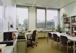 Dienstzimmer Stellvertreter des Generaldirektors : Dresden-Südvorstadt, Zellescher Weg 17. Bürogebäude. Sächsische Landesbibliothek - Staats- und Universitätsbibliothek Dresden, Generaldirektion. Dienstzimmer Stellvertreter des Generaldirektors
