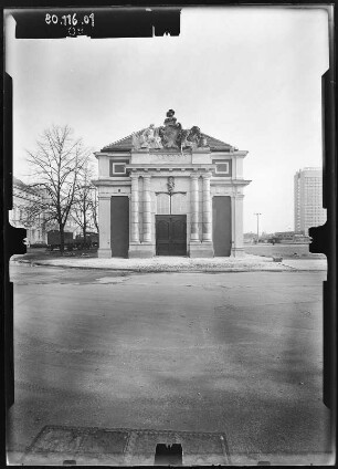 Potsdam, Breite Straße14. Marstall (1685; J. A. Nering, Umbau 1746; G. W. Knobelsdorff, A. Krüger). Giebelansicht (Westseite)