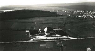 Altenberg. Berghof Raupennest gegen Raupennest, Galgenteich und westlichen Stadtteil. Luftbild-Schrägaufnahme