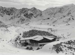Restaurant und ergbahn am Tiefenbachferner
