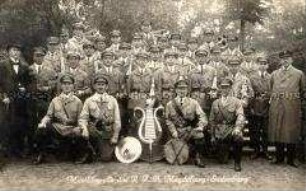 Gruppenbild der Kapelle des Roten Frontkämpferbundes Magdeburg-Sudenburg