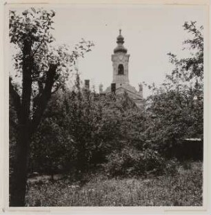 Blick aus Hofmannsthals Garten in Rodaun auf die Kirche