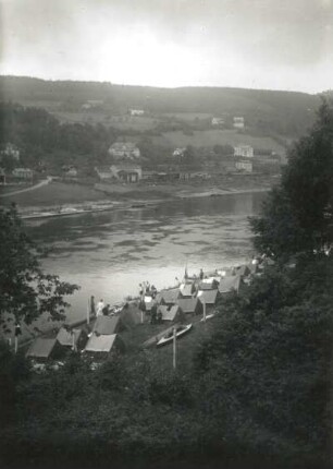 Wasserwanderung Regensburg-Wien der sächsischen Teilnehmer des Arbeiterjugendtreffens am 15. Juli 1929 in Wien. Blick auf Zeltplatz und Donau