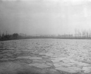 Neckar, Wehrkanal mit Packeis