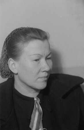 Porträts des Malers Horst Strempel und seiner Frau : Porträt von Erna Strempel