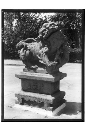 Löwenfigur : Thailand, vermutlich in der Stadt Songkhla. Ein chinesischer Löwe, 1908/1913
