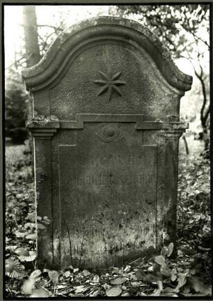 Friedhof, Grabstein des Christian Eyman, geboren auf dem Donnersberg, 1827