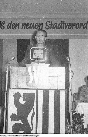 Dresden. Sitzung der Stadtverordneten Dresdens, Auftritt eines FDJ-Chores, Juli 1950 & Stadtverordneten-Sitzung, Juli 1950