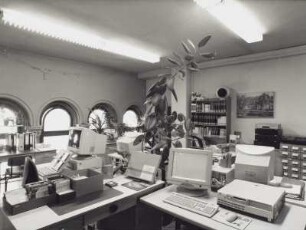 Arbeitsraum Katalogisierung (2. Obergeschoss) : Dresden-Neustadt, Stauffenbergallee 9 g (Garnisonkirche St. Martin). Sächsische Landesbibliothek - Staats- und Universitätsbibliothek Dresden. Außenstelle Phonothek. Arbeitsraum Katalogisierung (2. Obergeschoss)