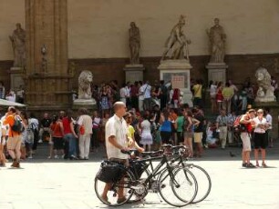 auf der Piazza della Signoria vor der Loggia dei Lanzi