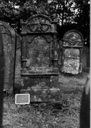 Grabstein 189 [Nir S. 132 Nr. 13.20]