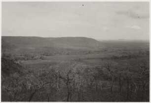 Stufenlandschaft ca. 17,2 km östlich von Nioaque : Höhe: 430 m