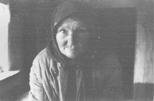Zweiter Weltkrieg. Zur Einquartierung. Rußland, Oblast Twer. Porträt einer alten Bäuerin (Volkstypen)