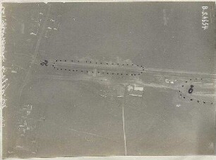 Zug auf der Strecke Langenbach-Moosburg (vor Bahnhof Moosburg) (800 m)