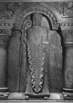 Altar des heiligen Serenus: Bischofsfigur rechts
