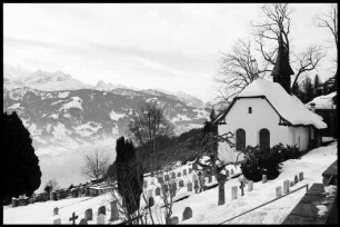 Beatenberg: Friedhof und Kirche im Schnee
