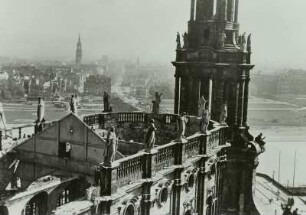 Dresden, Blick vom Schlossturm auf die zerstörte katholische Hofkirche
