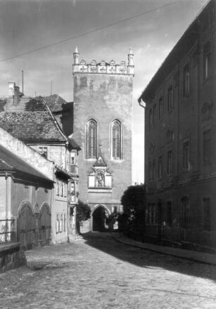Bautzen. Ortenburg. Matthiasturm (wohl 16. Jh.) mit Denkmal des Matthias Corvinus. Stadtseite