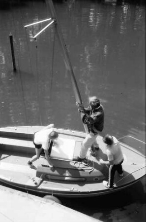 Breisach: Yachthafen, Boot klarmachen