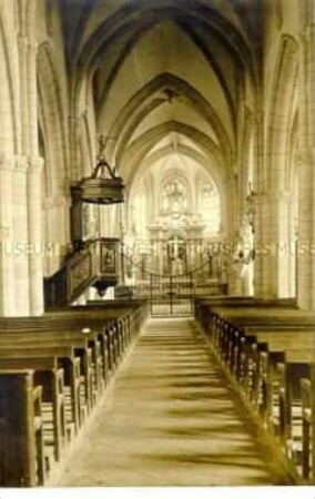 Innenansicht eines Kirchenschiffes