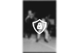 750. Gemeindejubiläum: Abschlussfeier: Sporthalle: Bläser von Musikzug der Freiwilligen Feuerwehr Trittau bei Darbietung, Kind