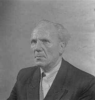 Porträtaufnahmen von Walter Maschke, Generalsekretär der Deutschen Volksbühne : Porträt von Walter Maschke