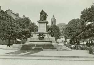 Schweinfurt, Denkmal Friedrich Rückerts : Schweinfurt. Denkmal Friedrich Rückerts (1788-1866) von Wilhelm von Rümann 1890 geschaffen