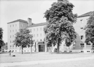 Strehlener Platz : Dresden. Hotel Astoria (1931; Paul Wolf). Außenansicht