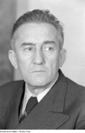 Porträtaufnahmen des SED-Funktionärs Franz Dahlem