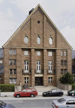 Dresden-Südvorstadt, Mommsenstraße 6. Fritz-Foerster-Bau der Technischen Universität Dresden. Sitz der Zweigbibliothek Chemie der SLUB Dresden