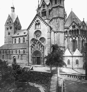 Gelnhausen, Marienkirche, von Süden