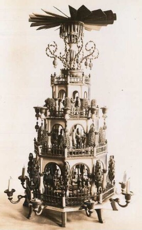 Weihnachtspyramide : Pyramide mit drei Scheiben