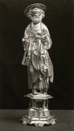 Reliquiar in Gestalt einer Statue des Heiligen Petrus : Reliquiar in Gestalt einer Statue des Heiligen Petrus. Silber, gegossen, vergoldet; Höhe 53 cm (1501/1515; P. Müllner). Bautzen, Katholisches Stift Sankt Petri