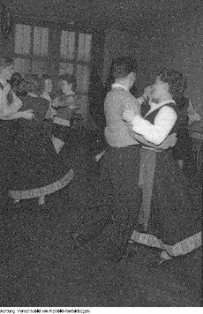 Volkskunst-Laden, Auftritt des Sächsischen Bergsteigerchor "Kurt Schlosser" Dresden, September-Dezember 1956