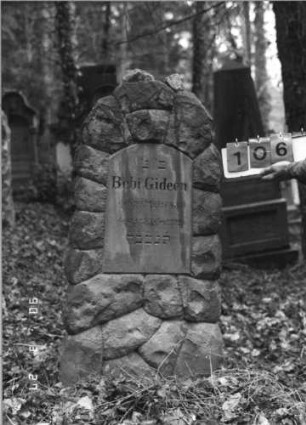 Grabstein 106 (neu: 839)