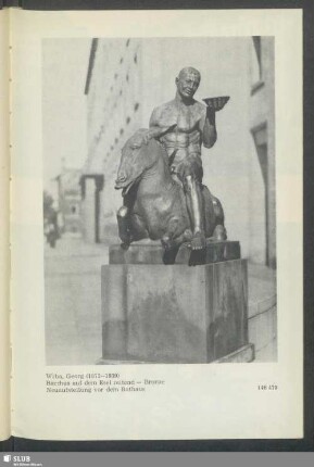 Plastik von Georg Wrba "Bacchus auf dem Esel reitend vor dem Rathaus"